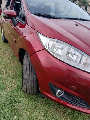 FORD-FIESTA-2014