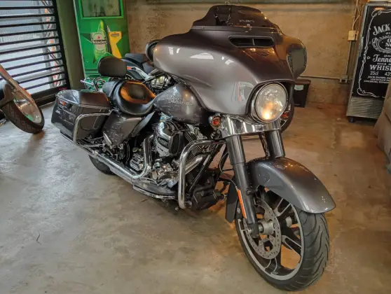 HARLEY-DAVIDSON STREET GLIDE 