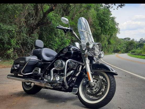HARLEY-DAVIDSON ROAD KING CLASSIC 