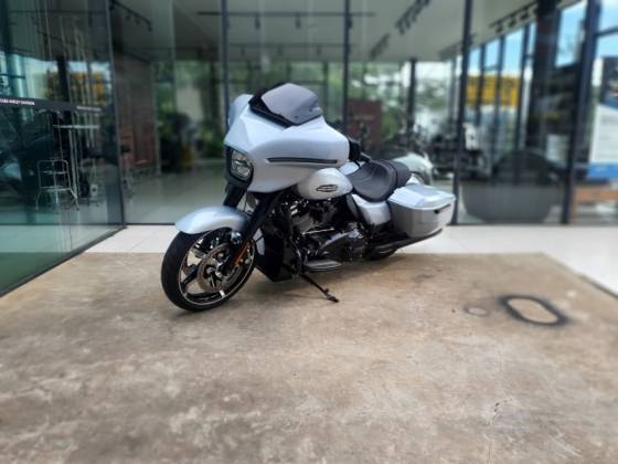 HARLEY-DAVIDSON STREET GLIDE 