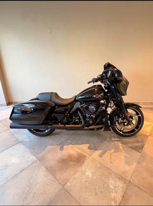 HARLEY-DAVIDSON STREET GLIDE 