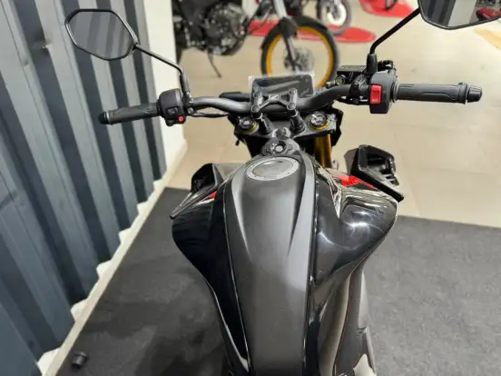 HONDA-CB 300F TWISTER ABS-2027