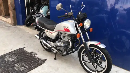 HONDA-CB 400-1982