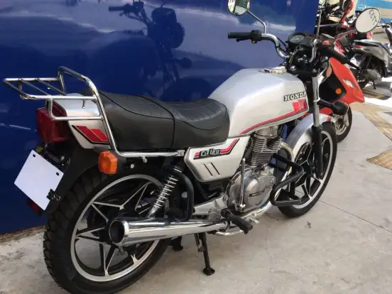 HONDA-CB 400 HONDA-CB 400-1982