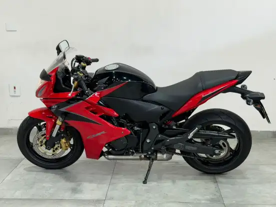 HONDA-CBR 600F-2012