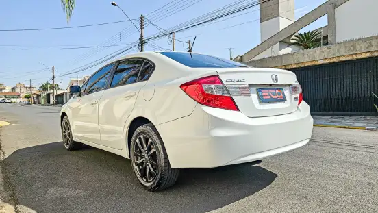 HONDA-CIVIC-2.0 LXR 16V FLEX 4P AUTOMÁTICO HONDA-CIVIC-2013