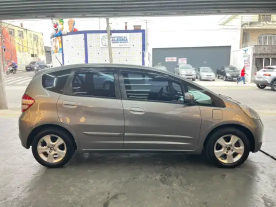 HONDA-FIT-2009