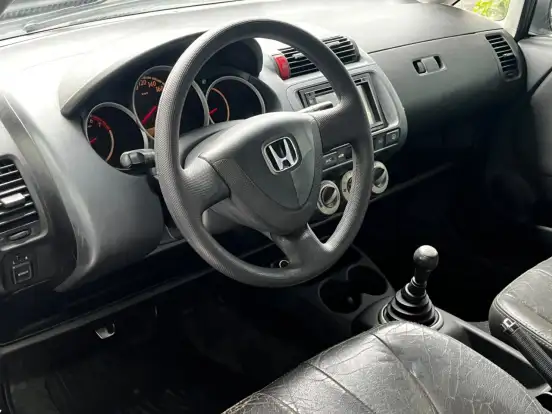 HONDA-FIT-2006