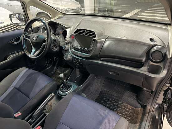 HONDA-FIT-2012