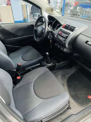 HONDA-FIT-2004