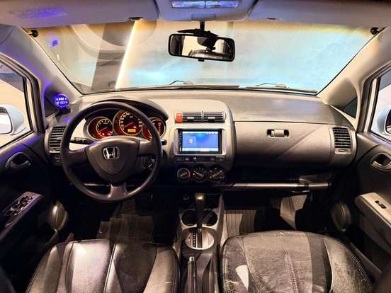 HONDA-FIT-2005