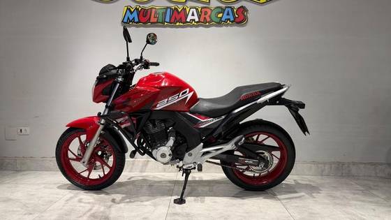 HONDA CB TWISTER 