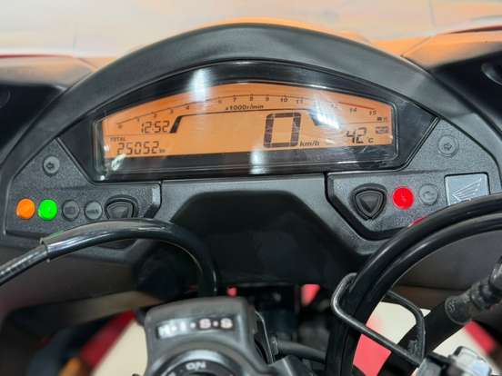 HONDA-CBR 600F-2012