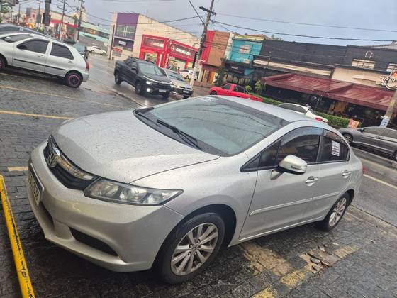 HONDA CIVIC 1.8 LXS 16V FLEX 4P AUTOMÁTICO