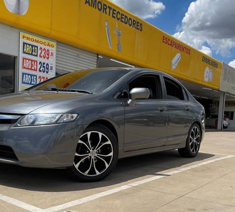 HONDA CIVIC 1.8 LXS 16V GASOLINA 4P AUTOMÁTICO