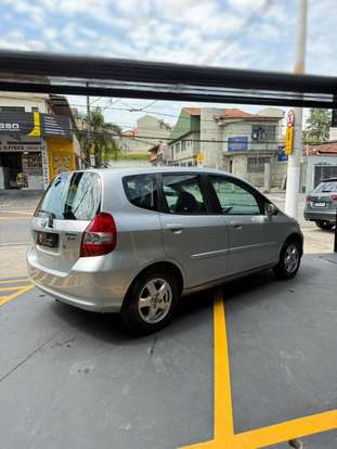 HONDA-FIT-2005