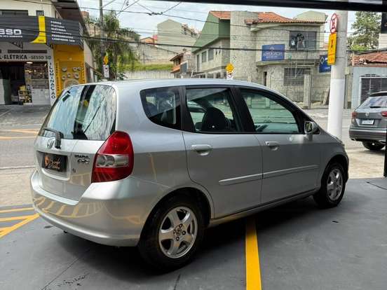 HONDA-FIT-1.4 LX 8V GASOLINA 4P AUTOMÁTICO HONDA-FIT-2005