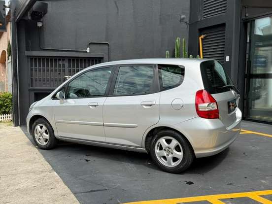 HONDA-FIT-1.4 LX 8V GASOLINA 4P AUTOMÁTICO HONDA-FIT-2005