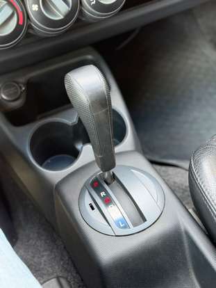 HONDA-FIT-2005