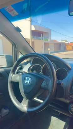 HONDA-FIT-2005