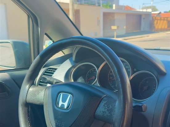 HONDA-FIT-1.4 LXL 8V GASOLINA 4P AUTOMÁTICO HONDA-FIT-2005