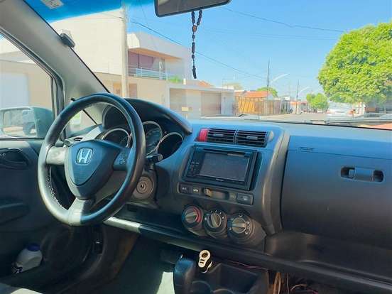 HONDA-FIT-1.4 LXL 8V GASOLINA 4P AUTOMÁTICO HONDA-FIT-2005
