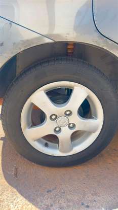 HONDA-FIT-2005