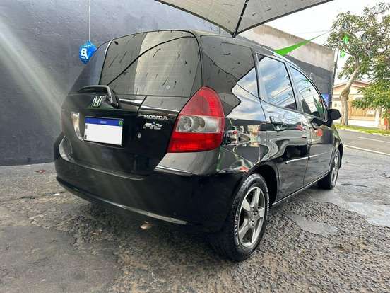 HONDA-FIT-2005