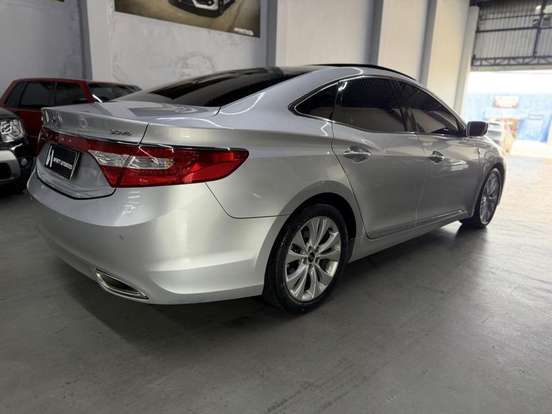 HYUNDAI-AZERA-2012