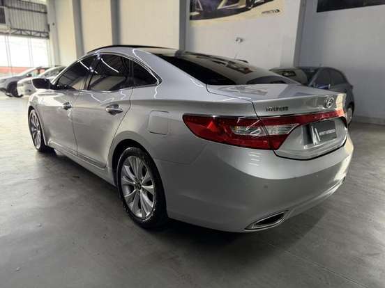 HYUNDAI-AZERA-2012