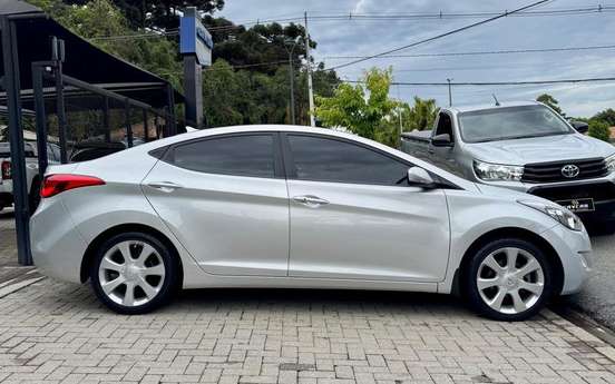 HYUNDAI-ELANTRA-2012