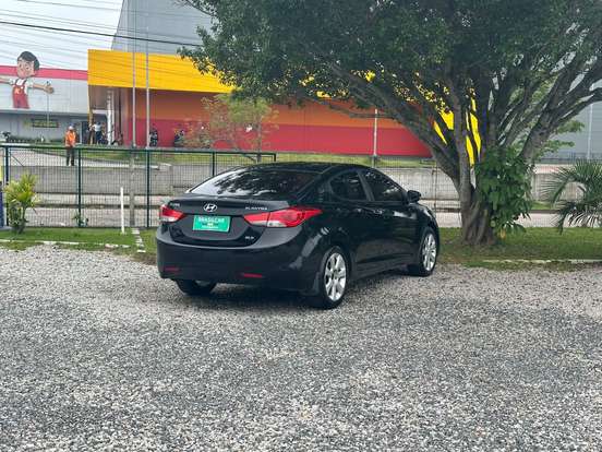 HYUNDAI-ELANTRA-2012