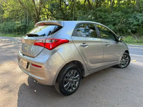 HYUNDAI-HB20-1.0 COMFORT 12V FLEX 4P MANUAL HYUNDAI-HB20-2017