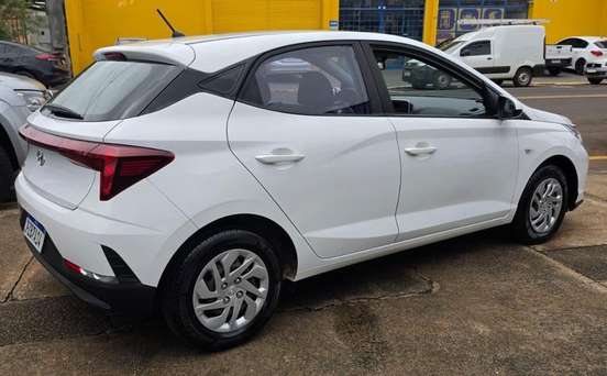 HYUNDAI-HB20-2023