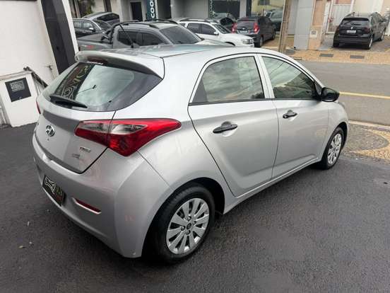 HYUNDAI-HB20-2013