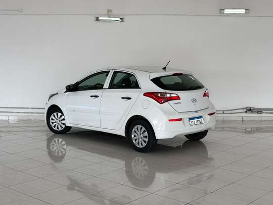 HYUNDAI-HB20-1.0 COMFORT 12V FLEX 4P MANUAL HYUNDAI-HB20-2017