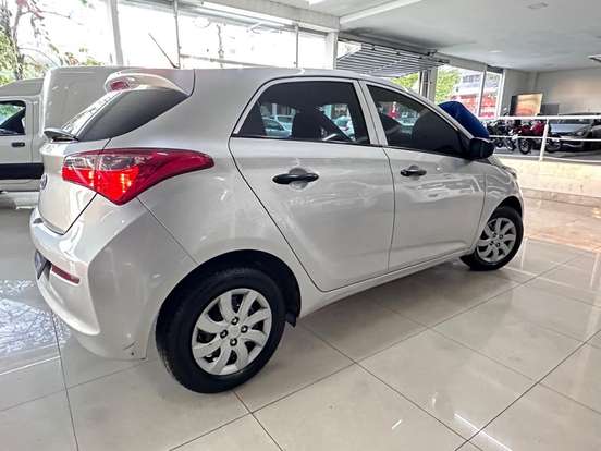 HYUNDAI-HB20-1.0 COMFORT 12V FLEX 4P MANUAL HYUNDAI-HB20-2017