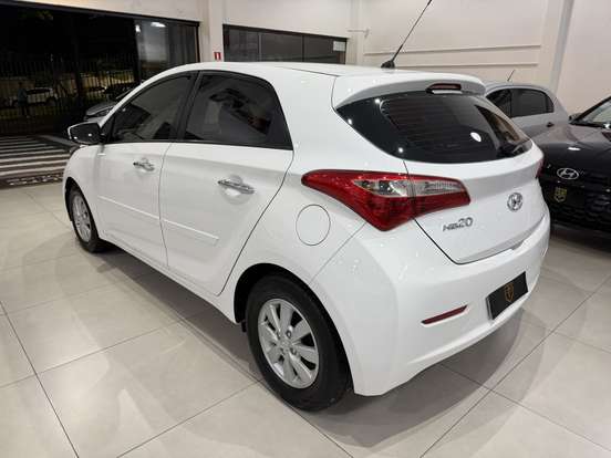 HYUNDAI-HB20-2013