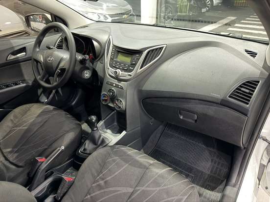 HYUNDAI-HB20-2013