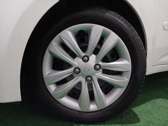 HYUNDAI-HB20-1.6 COMFORT PLUS 16V FLEX 4P AUTOMÁTICO HYUNDAI-HB20-2017