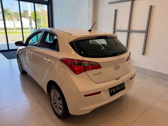 HYUNDAI-HB20-2015