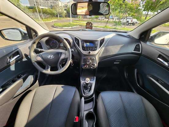 HYUNDAI-HB20-2015