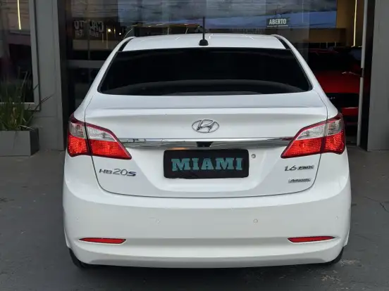 HYUNDAI-HB20S-1.6 COMFORT PLUS 16V FLEX 4P AUTOMÁTICO HYUNDAI-HB20S-2015