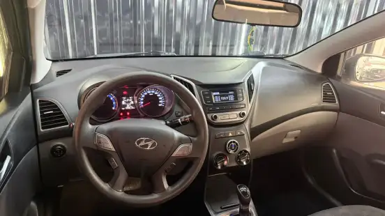 HYUNDAI-HB20S-2015