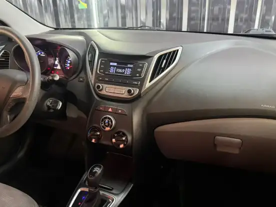 HYUNDAI-HB20S-1.6 COMFORT PLUS 16V FLEX 4P AUTOMÁTICO HYUNDAI-HB20S-2015