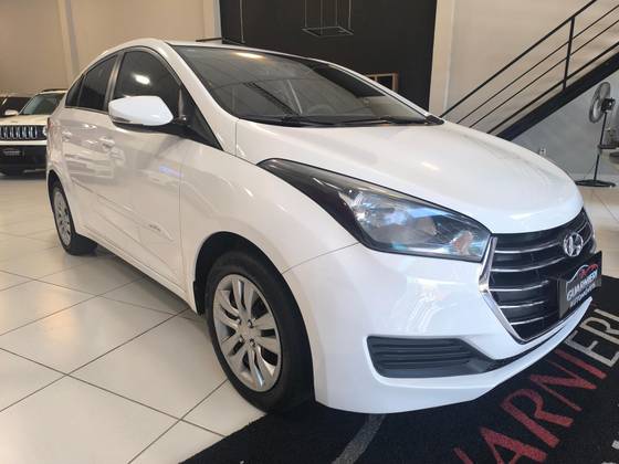 HYUNDAI HB20S 1.0 COMFORT PLUS 12V FLEX 4P MANUAL