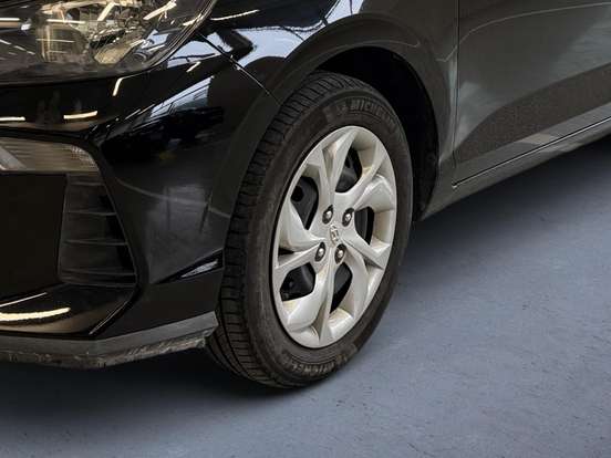 HYUNDAI-HB20S-2025