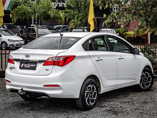 HYUNDAI-HB20S-1.6 COMFORT PLUS 16V FLEX 4P MANUAL HYUNDAI-HB20S-2017