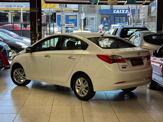 HYUNDAI-HB20S-2015