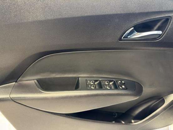 HYUNDAI-HB20S-2015